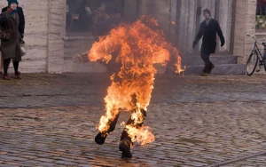 I qrup əlil özünü yandırmaq istədi, polislər də yaralandı