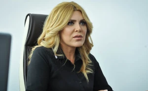 Çılpaq videosu yayılan qızları tənqid edən Xoşqədəmə ağır cavab: “Ərin kamera qarşısında lüt…” - FOTOLAR