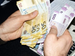 Bu şəxslərin maaşları ilə bağlı QƏRAR