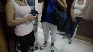 Masaj salonunda fahişəlik göstərənlər tutuldu -Aralarında polis də var