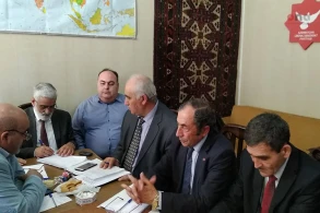 Azərbaycan Xalq Hərəkatının iclasında dava düşdü