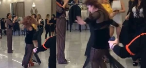 Azərbaycanlı müğənninin erotik rəqs videosu