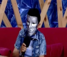 "Mən həm oğlanam, həm qızam" - Azərbaycanda efirdə ŞOK AÇIQLAMA