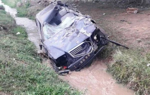 Maşın kanala düşdü - Bələdiyyə sədri öldü