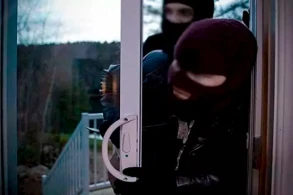 Gömrük rəisinin qardaşının evinə basqın: Külli miqdarda pul oğurlandı