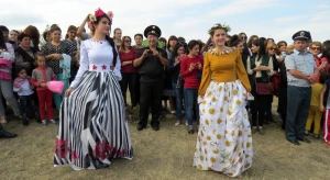 Şuşadan ürəkdağlayan görüntü:Ermənilər Cıdır düzündə  yallı gedir...