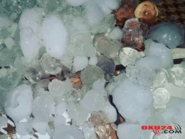 Qaxa diametri 16 mm olan dolu düşüb