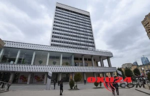 Dəmiryol Vağzalında QƏRİBƏ QAYDA - Məlumat almaq 1 manatdır