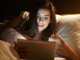 Açıq-saçıq görüntülər izləmək qızlara NECƏ TƏSİR EDİR?