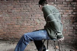 Bakıda kişi girov götürülüb - 10 min manat pul tələb edirlər