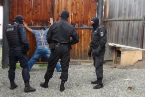 Rusiyada OMON azərbaycanlı avtoritetin yas məclisinə basqın etdi