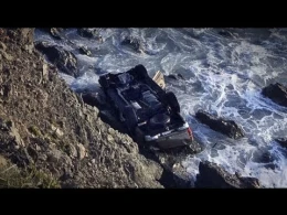 "Sahil" qəsəbəsində dəhşət: Qız avtomobil qarışıq özünü təpədən atdı