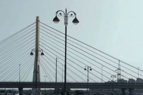 Bakıda ana körpəsiylə birlikdə özünü körpüdən atır - SON DƏQİQƏ