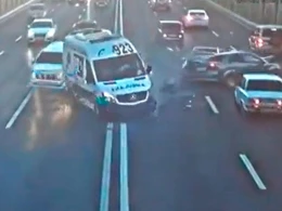 Bakıda təcli yardım maşını dəhşətli qəza törətdi