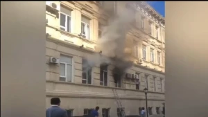 İqtisad Universiteti  yanır