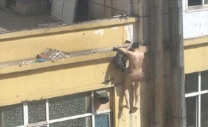 Əri işdə olan qadın fəhləni intim münasibət üçün evə çağırdı -Görün nələr oldu