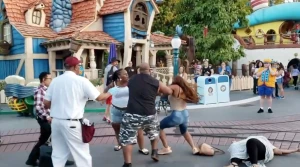 Keçmiş arvadını parkda yad kişi ilə gördü,kütləvi dava düşdü