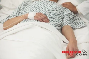 Bakıda qırılan ağac budağı gənc qızın üzərinə düşdü