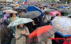 Moskvada etiraz aksiyası - Minlərlə sakin prospektə axışıb