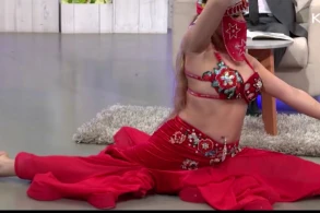 Azərbaycanlı rəqqasədən toyda inanılmaz hərəkət: Stola çıxıb...