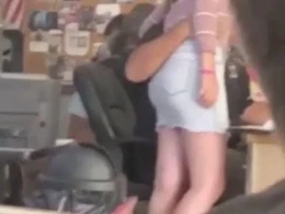 Biabırçı görüntü: İntim oyuncağı görün nə etdi