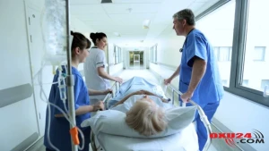 Azərbaycanda 65 yaşlı ana böyrəyini oğluna bağışlayıb - FOTO