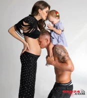 "Ərimin fotosu ilə şəkil çəkdirdi, sonra arvadı oldu" — Rusiyalı müğənni