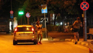 Bakıda biabırçılıq: "30 manata görüşürəm" deyən qızları kameraya çəkdilər