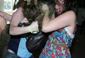 Bakıda avtobusda qadınların biabırçı görüntüsü: "Az,kaftar..."