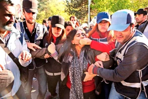 Türkiyədən ŞOK görüntü: Azərbaycanlı qadınlar kütləvi şəkildə deport edilir