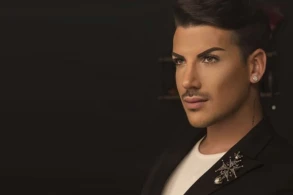 İntim videosu yayılan müğənni ölkədən getdi