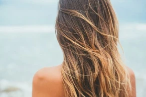 Bakıda yeznə qaynı tərəfindən “kişi söhbəti”nə çağırıldı, gözəl qız şəkillərinə görə bıçaqlandı