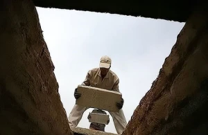 Dəfn olunan adamın məzarından səs gəldi - ŞOK GÖRÜNTÜ