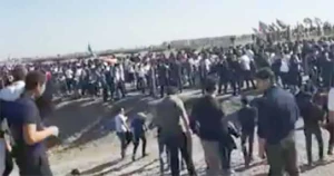 Minlərlə azərbaycanlı Tərtər istiqamətində təmas xəttinə yürüş etdi