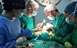 Azərbaycanda məmur əməliyyatdan sonra öldü