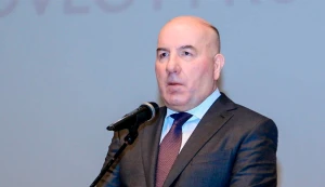 Elman Rüstəmov da istefa verdi?