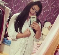 Azərbaycanda biabırçılıq: Qız hamam xalatının qarşısını açıb...