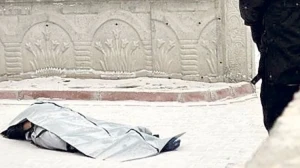 Bakıda  dəhşət: Böyrəyindən əməliyyat olunan kişi özünü xəstəxanadan yerə atdı