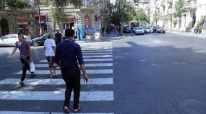 Yol polisindən piyadalara müraciət: Cinayət məsuliyyətinə cəlb olunacaqlar