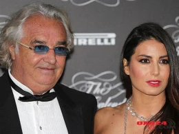 Özündən 49 yaş kiçik qızla sevgili oldu - FOTOlar