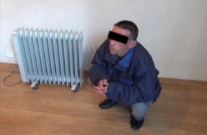 Kombi ustası azərbaycanlı müğənninin evindən pul oğurladı