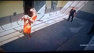 Həbsxana işçisi məhbuslar tərəfindən girov götürüldü