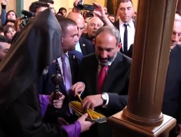 Ata Abdullayev erməni kilsəsinə girdi, Paşinyan özünü itirdi