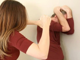 Arvad ərini döyüb evdən qovdu - ŞOK+VİDEO