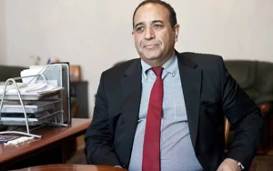 Vilayət Quliyev eks-naziri oğurluqda ittiham etdi