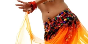 Bakıda  toyda biabırçılıq: Rəqqasə evli kişiylə tutuldu və döyüldü +VİDEO