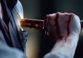 Yol polisi maşını saxladı, sərnişin özünü bıçaqladı