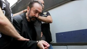 Adnan Oktar məhkəməsində ŞOK QƏRAR: 91 nəfər buraxıldı