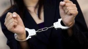 Bakıda insanları aldadıb pullarını ələ keçirən qadın yaxalandı