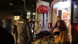 On dəqiqə fərqlə ər və arvadını eyni yerdə maşın vurdu